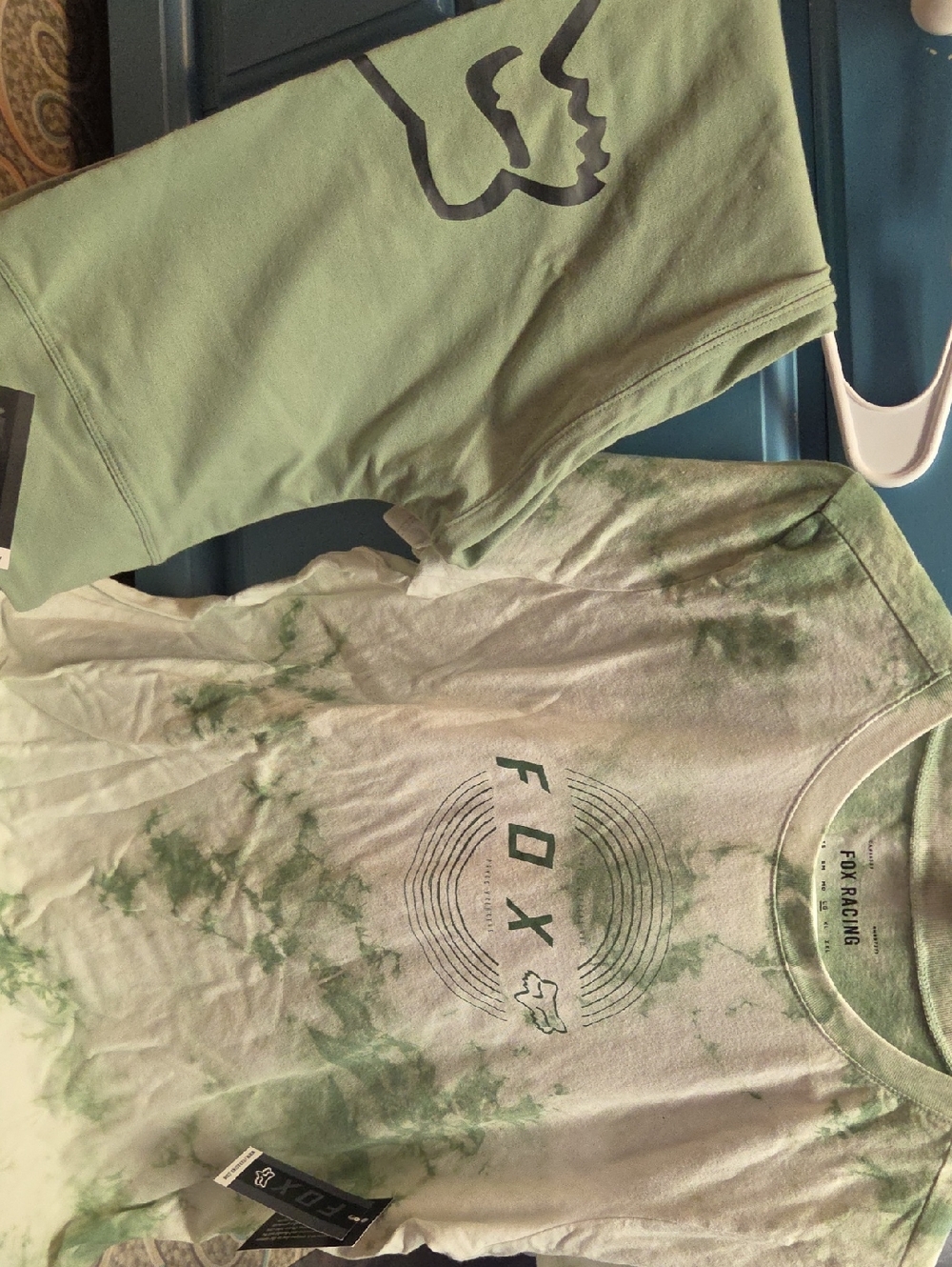Fox Green Tie-Dye Short Sleeve Tee Outfit with Logo On Both